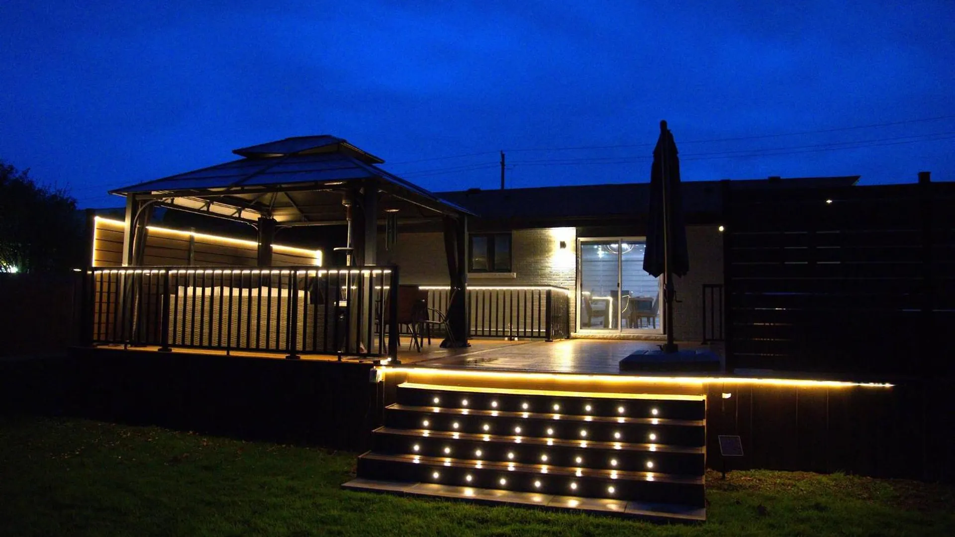 Holiday home Niagara| All Season- Swim Spa|Patio|King Bed|Bbq| Canada